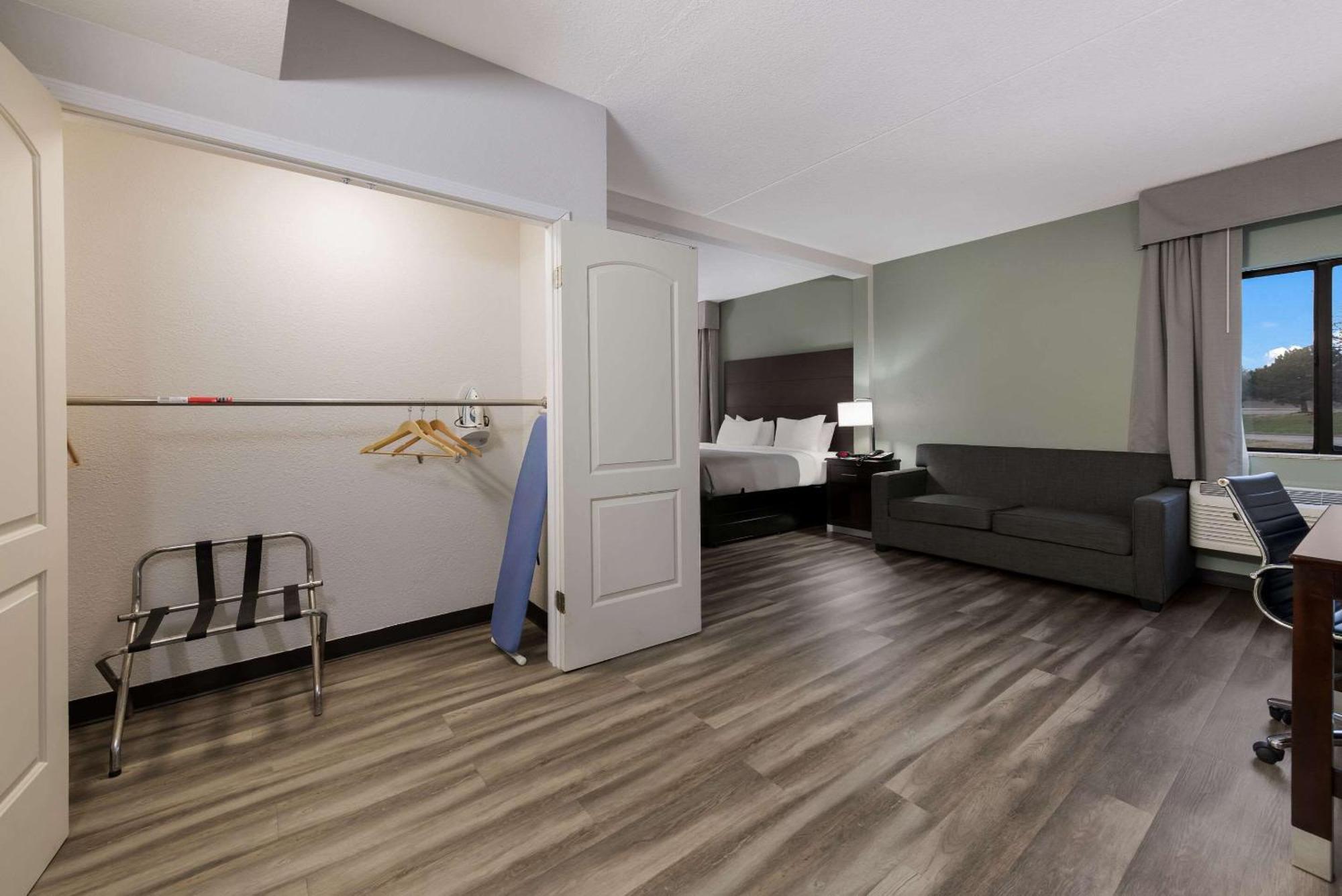 Quality Inn Merriam Kansas City Esterno foto