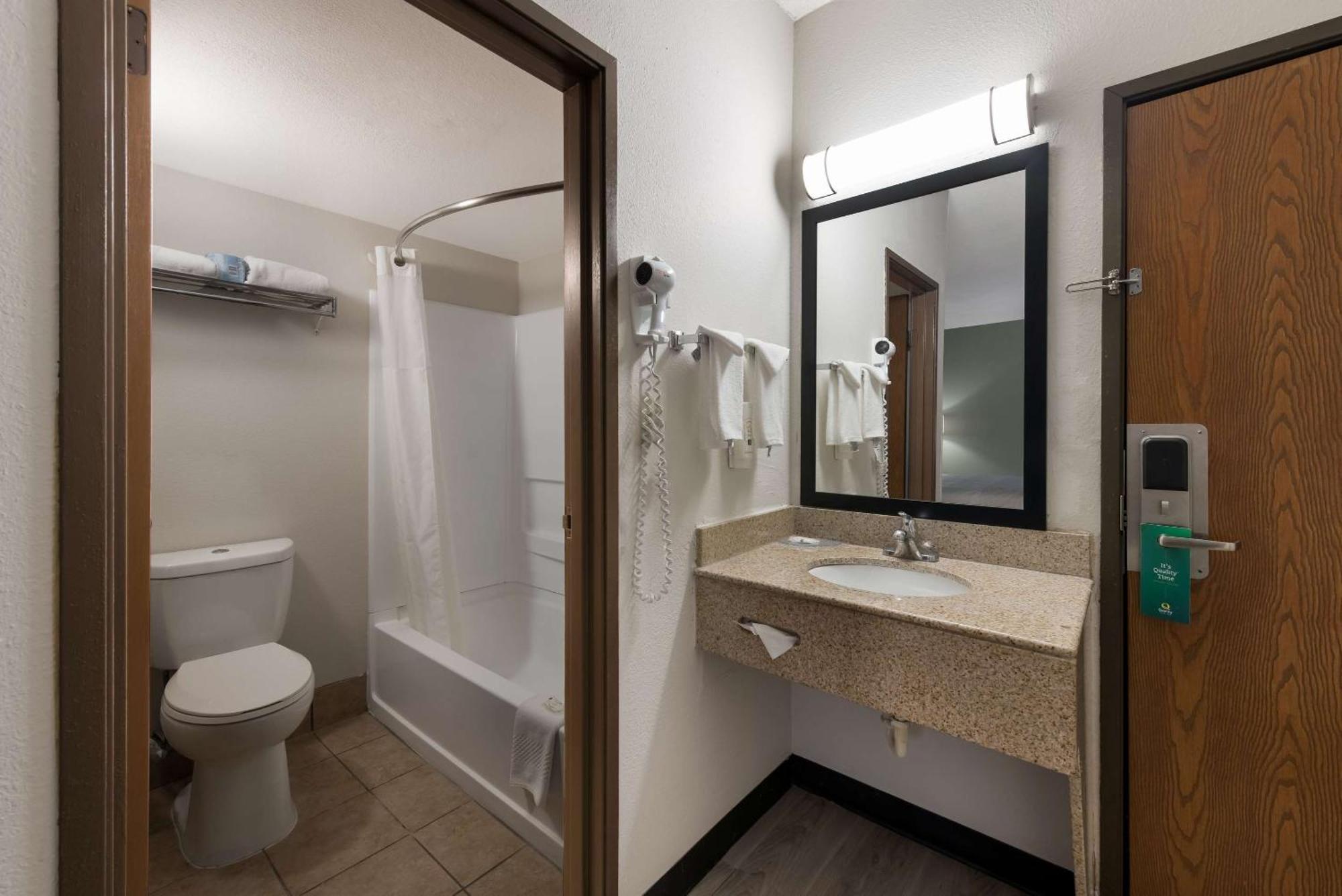 Quality Inn Merriam Kansas City Esterno foto